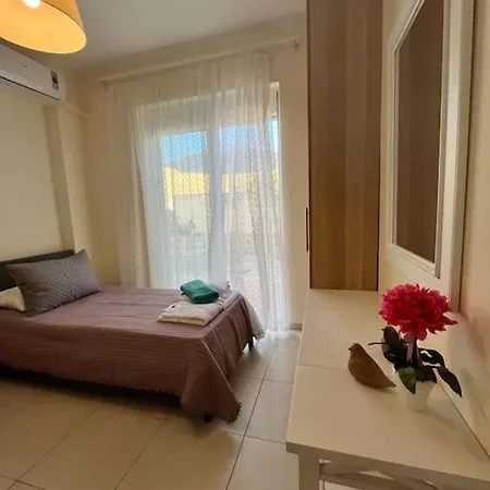 Colibri Seafront With Pool Villa *