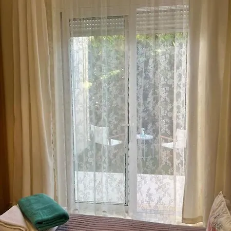 Colibri Seafront With Pool Villa Nopigia