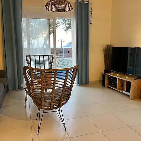 Colibri Seafront With Pool Villa Nopigia